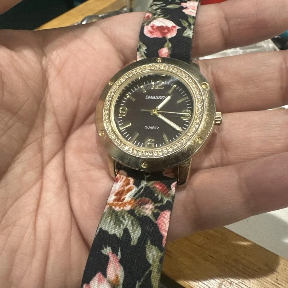 Works EMBASSY Ladies Watch Gold Crystal Tone New Battery Floral Strap 36mm Fit 7